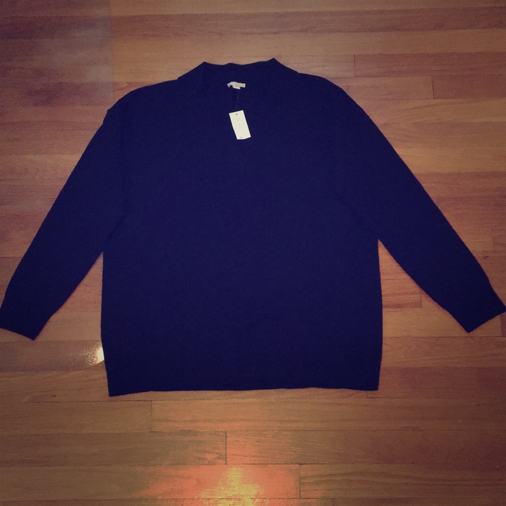 Brand new Gap black v neck sweater